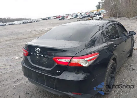 2018 Toyota Camry Le из США, поврежденный, VIN 4T1B11HK2JU086998